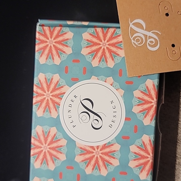 Nwt designer Plunder earrings - Picture 3 of 3